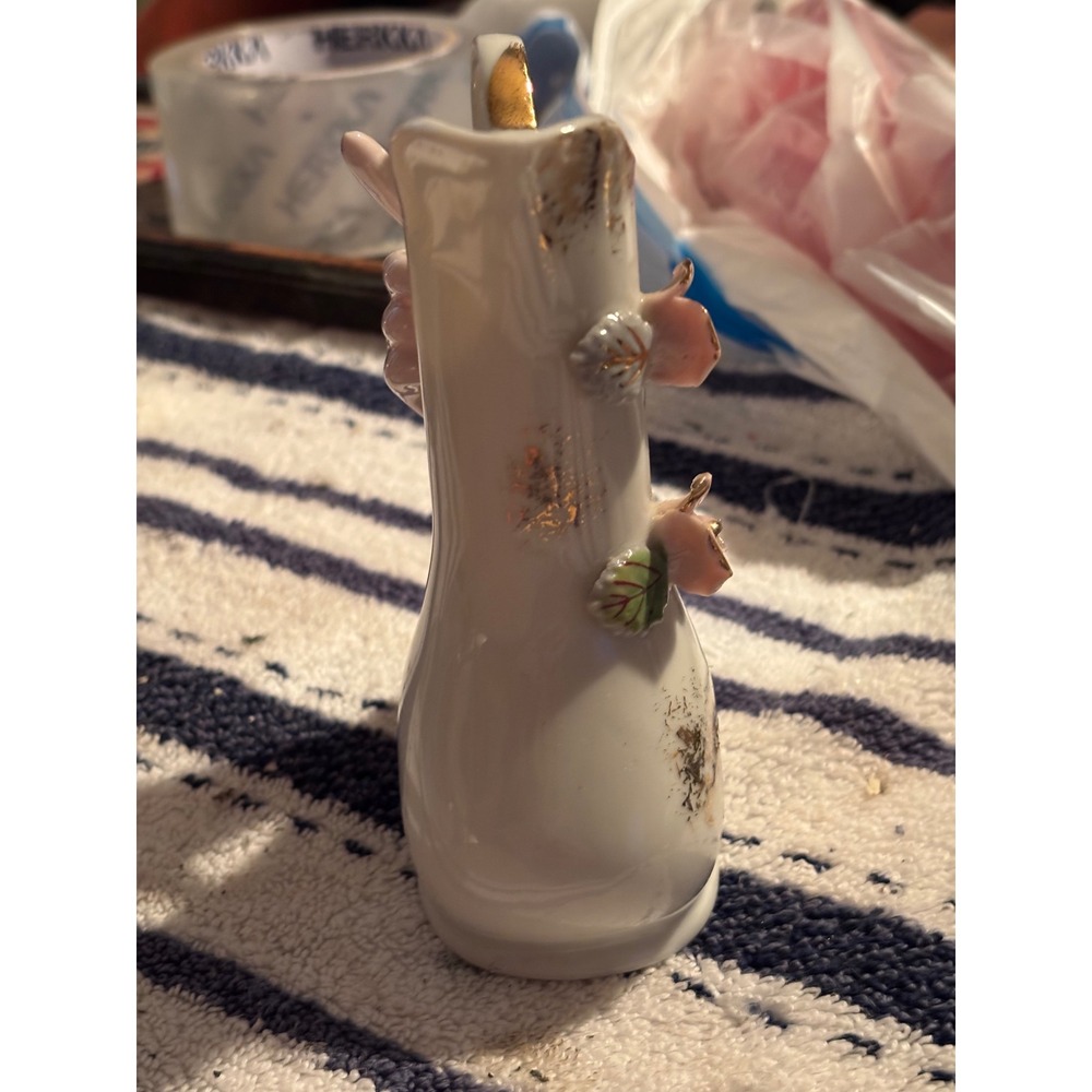 Vintage Porcelain Hand Holding Pitcher Bud Vase Pink Roses Gold Gilt Ceramic - Picture 4 of 9